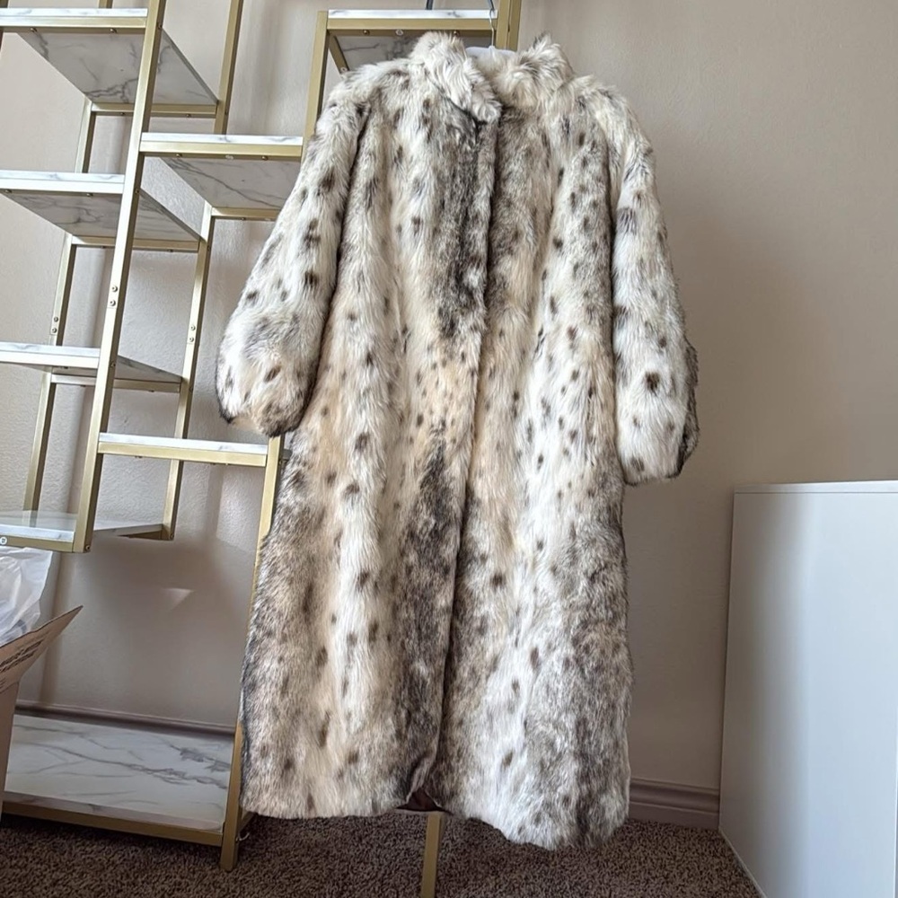 RARE Vintage 60s Elegant Fur Coat
